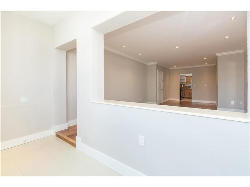2850Pine Tree Dr, Miami Beach, FL 33140