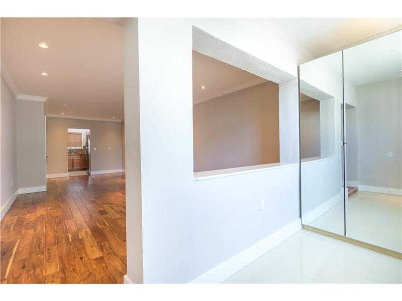 2850Pine Tree Dr, Miami Beach, FL 33140