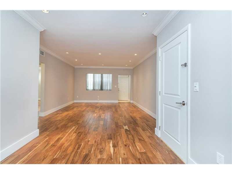 2850Pine Tree Dr, Miami Beach, FL 33140