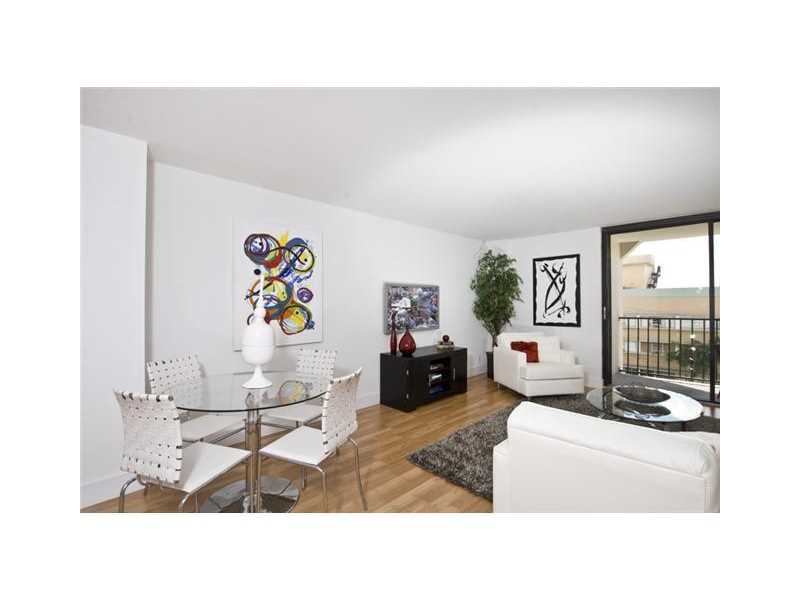 2625Collins Ave, Miami Beach, FL 33140