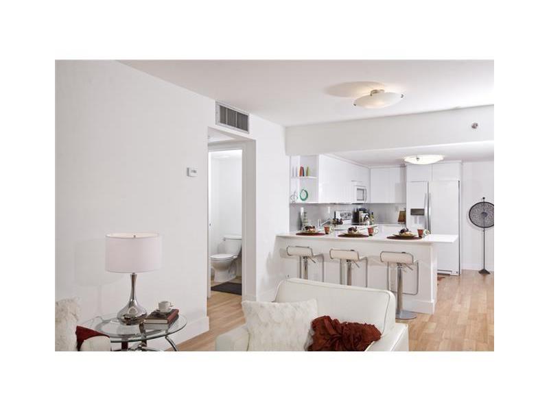 2625Collins Ave, Miami Beach, FL 33140