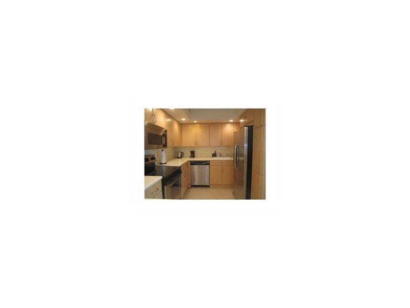 5600Collins, Miami Beach, FL 33140