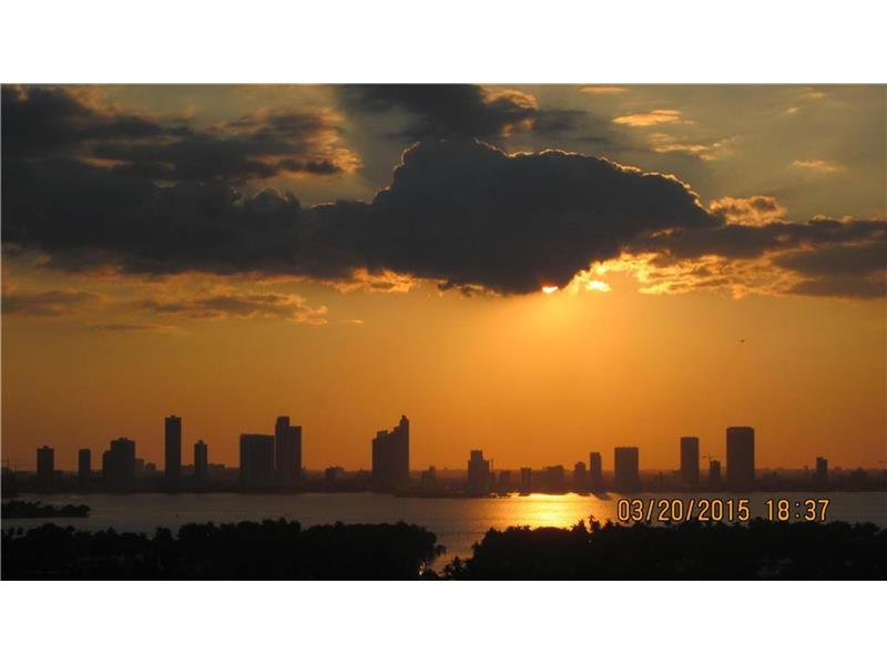 2555Collins Ave, Miami Beach, FL 33140