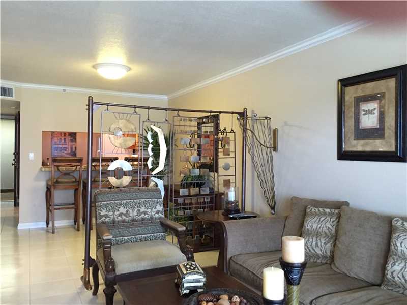 2555Collins Ave, Miami Beach, FL 33140