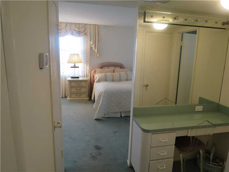 5555Collins Ave, Miami Beach, FL 33140