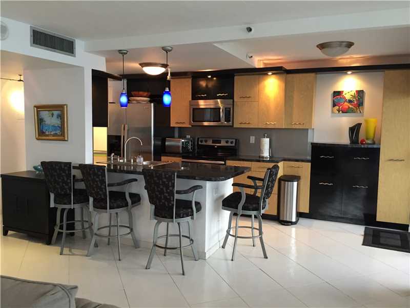 2555Collins Ave, Miami Beach, FL 33140