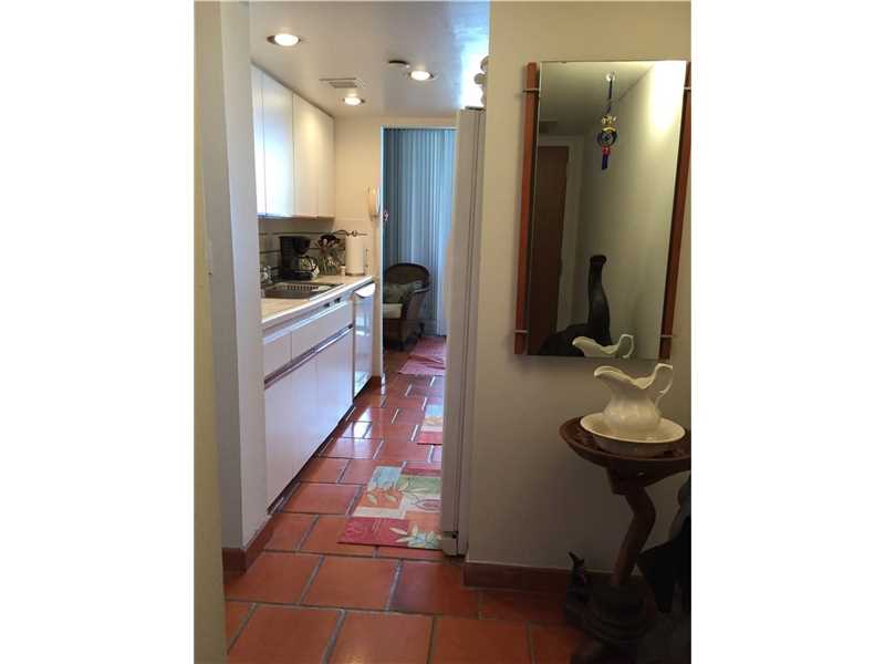 2555Collins Ave, Miami Beach, FL 33140