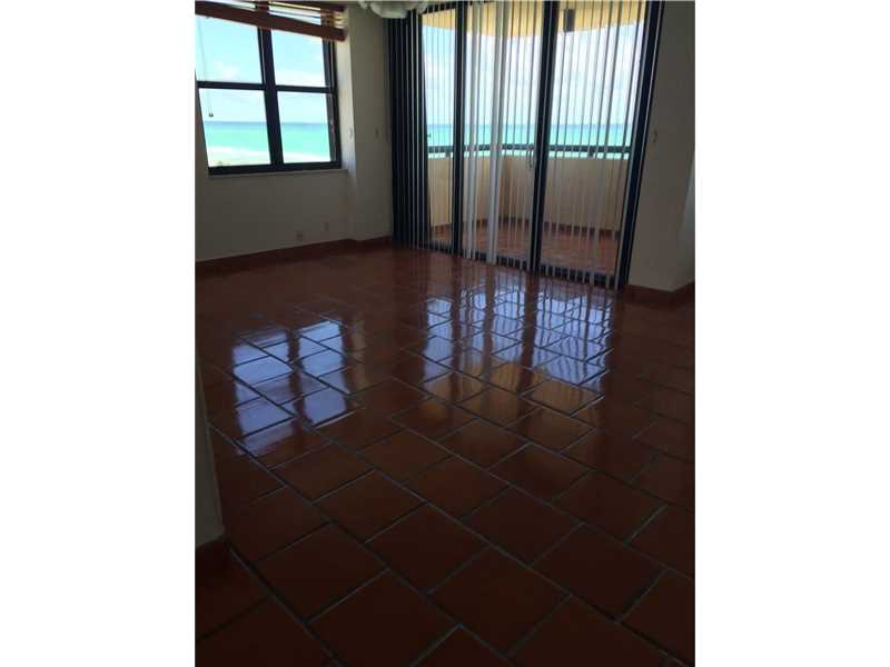2555Collins Ave, Miami Beach, FL 33140