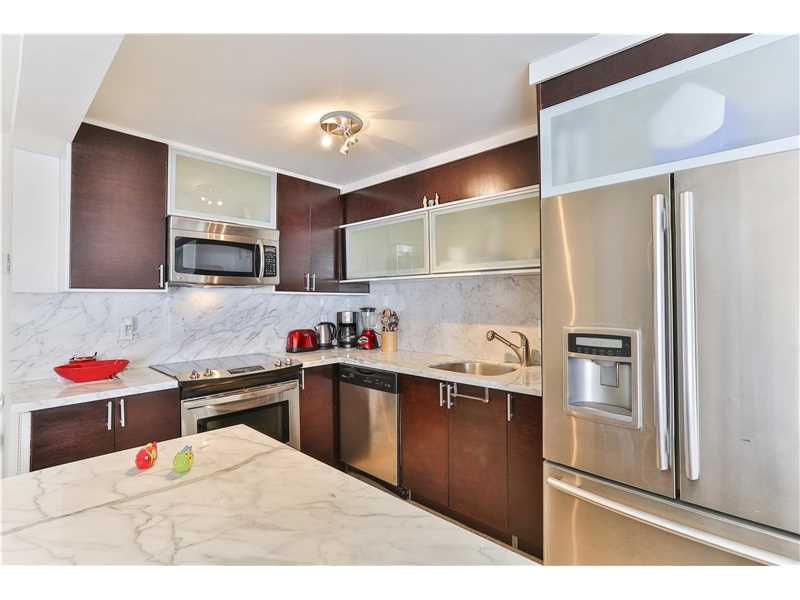 6061Collins Ave, Miami Beach, FL 33140