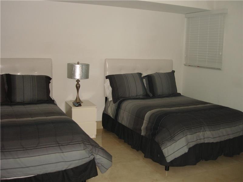 3737Collins Ave, Miami Beach, FL 33140