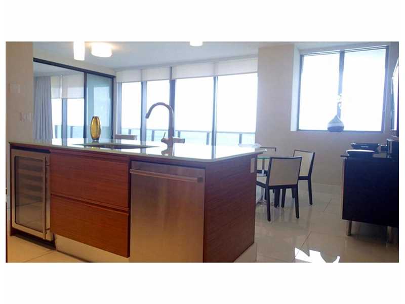 5875Collins Ave, Miami Beach, FL 33140