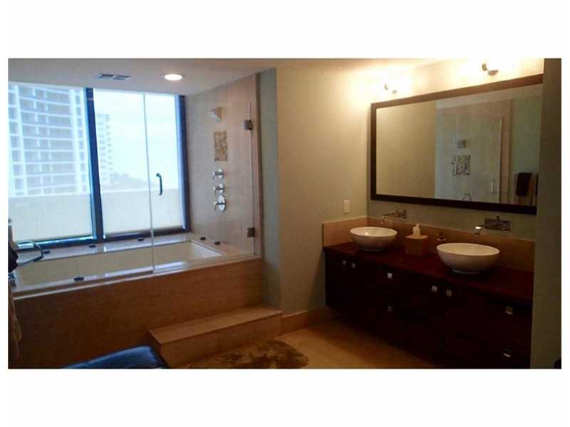 5875Collins Ave, Miami Beach, FL 33140