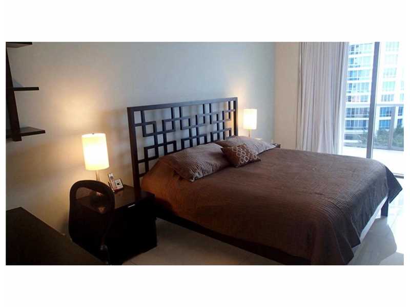 5875Collins Ave, Miami Beach, FL 33140