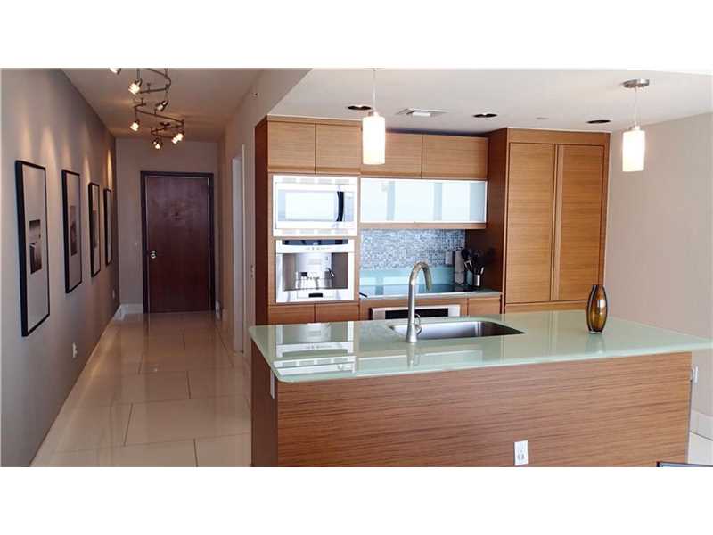5875Collins Ave, Miami Beach, FL 33140