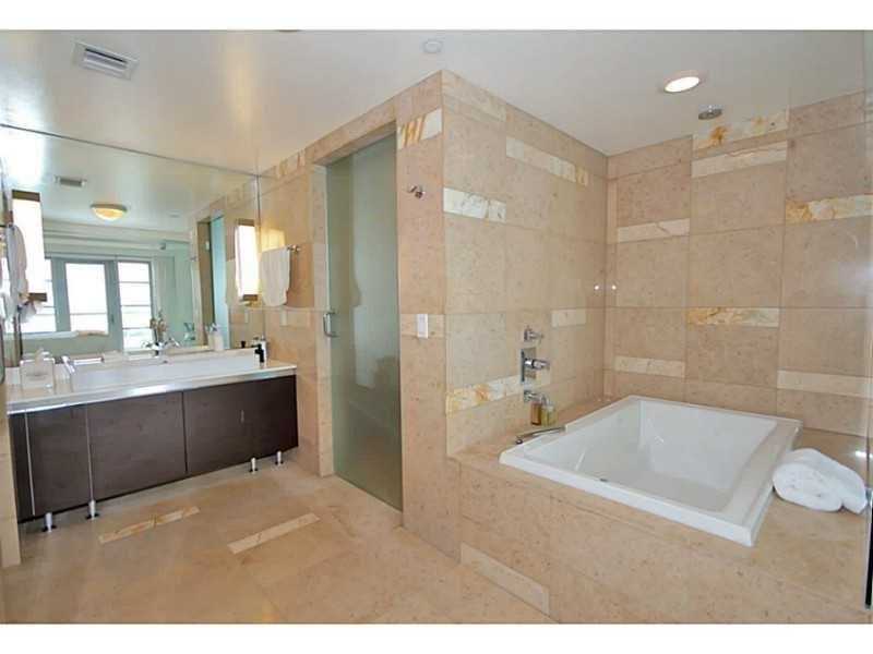 3737Collins Ave, Miami Beach, FL 33140