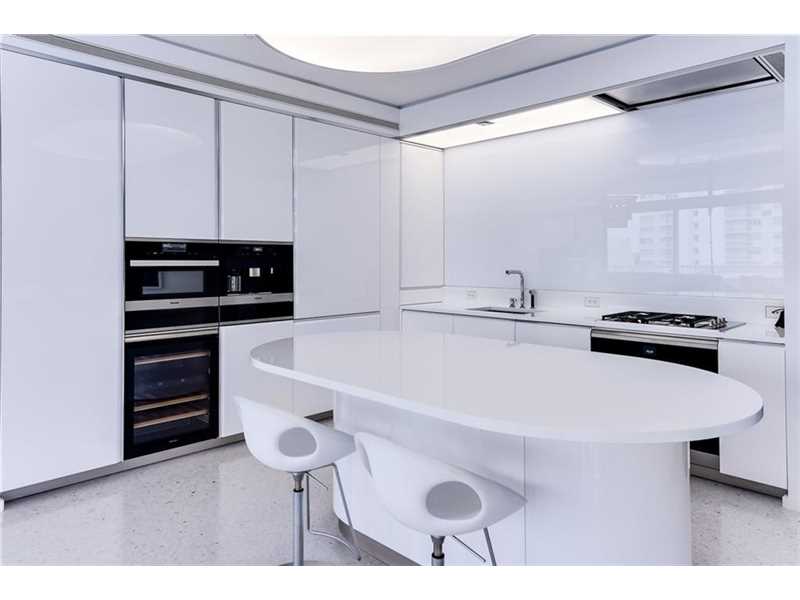 3315Collins, Miami Beach, FL 33140
