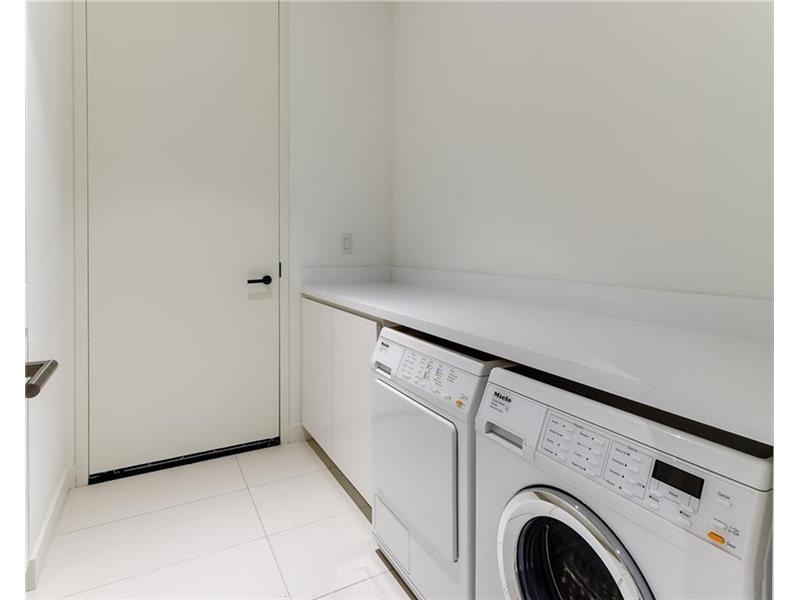 3315Collins, Miami Beach, FL 33140