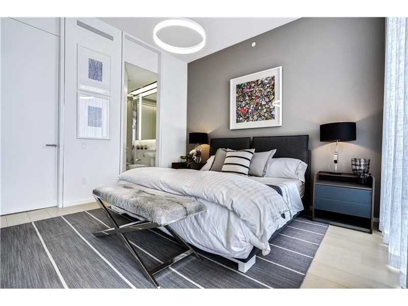 3315Collins, Miami Beach, FL 33140