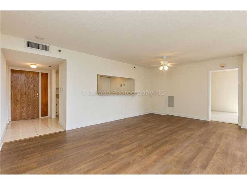7601 East Treasure Dr, North Bay Village, FL 33141