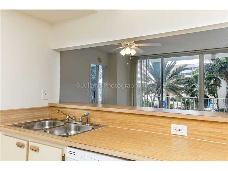 7601 East Treasure Dr, North Bay Village, FL 33141