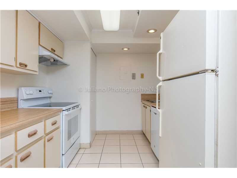 7601 East Treasure Dr, North Bay Village, FL 33141