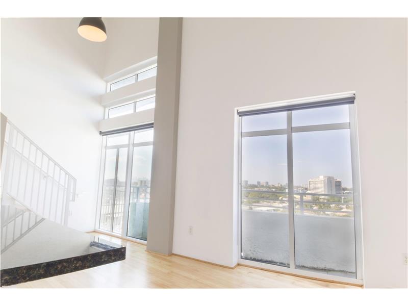 7600Collins Ave, Miami Beach, FL 33141
