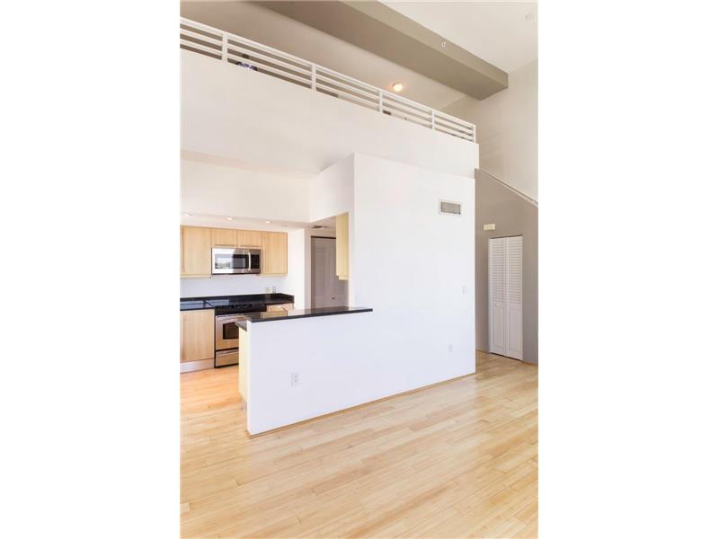 7600Collins Ave, Miami Beach, FL 33141