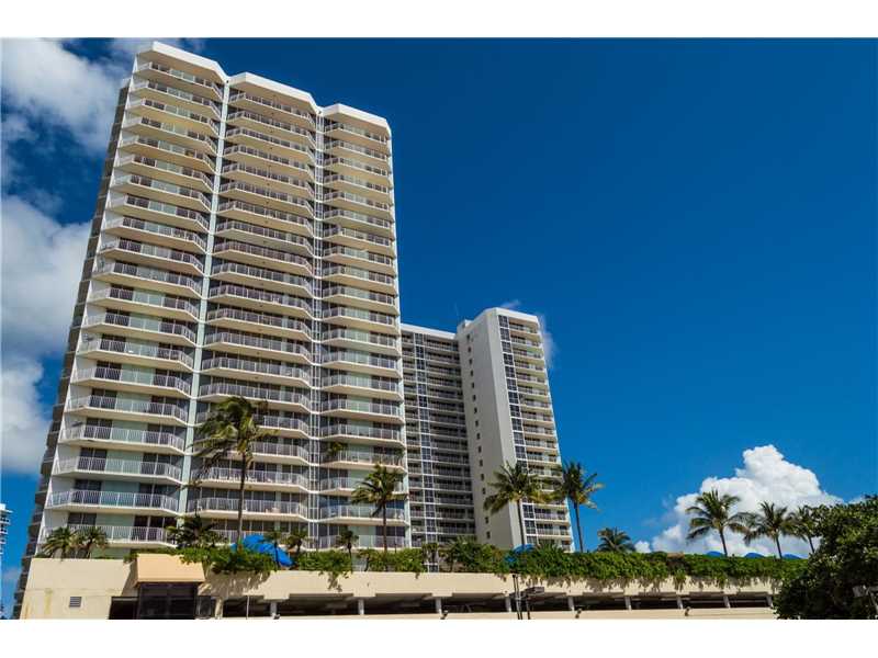 7601 East Treasure Dr, North Bay Village, FL 33141