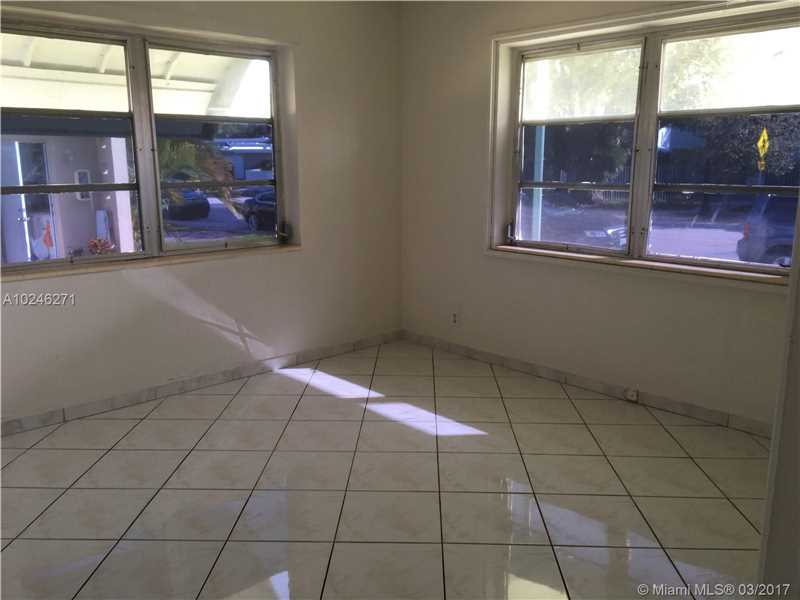 1735Marseille Dr, Miami Beach, FL 33141
