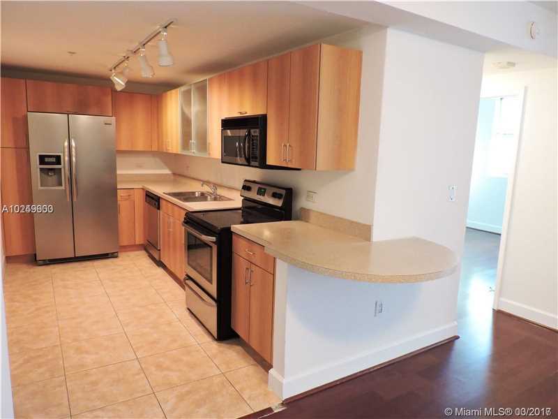 7501E Treasure Dr, North Bay Village, FL 33141