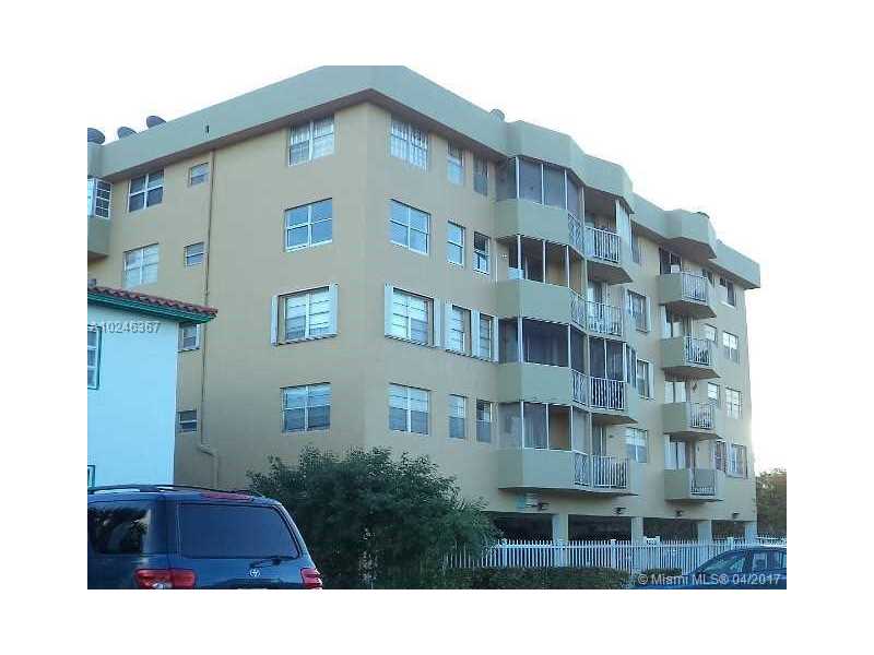 1990Marseille Dr, Miami Beach, FL 33141