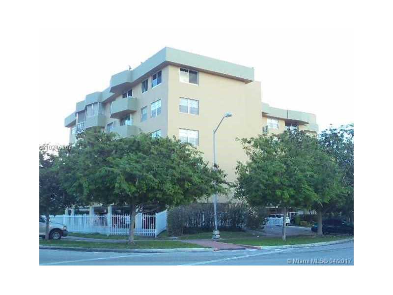 1990Marseille Dr, Miami Beach, FL 33141
