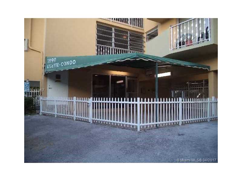 1990Marseille Dr, Miami Beach, FL 33141