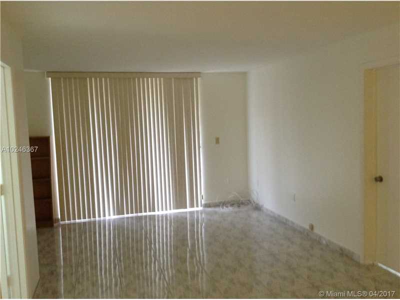 1990Marseille Dr, Miami Beach, FL 33141