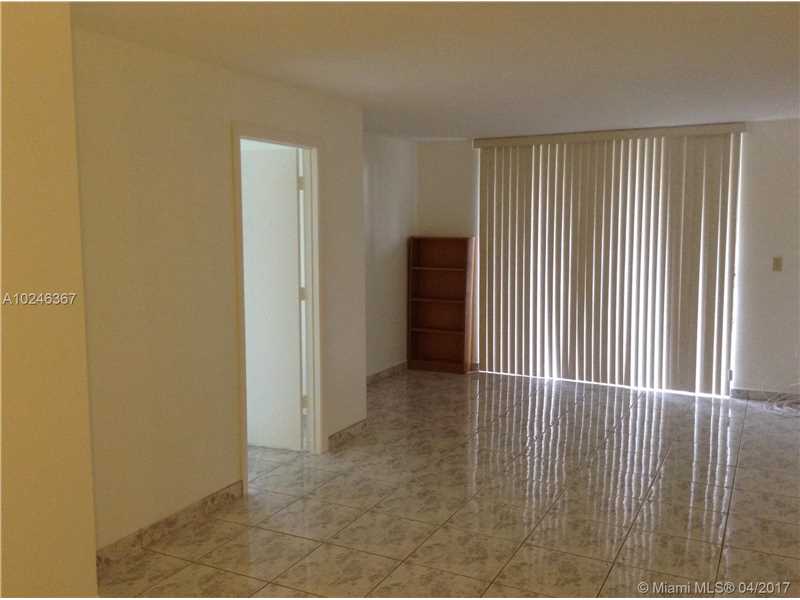 1990Marseille Dr, Miami Beach, FL 33141