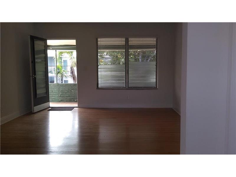 54574th St, Miami Beach, FL 33141