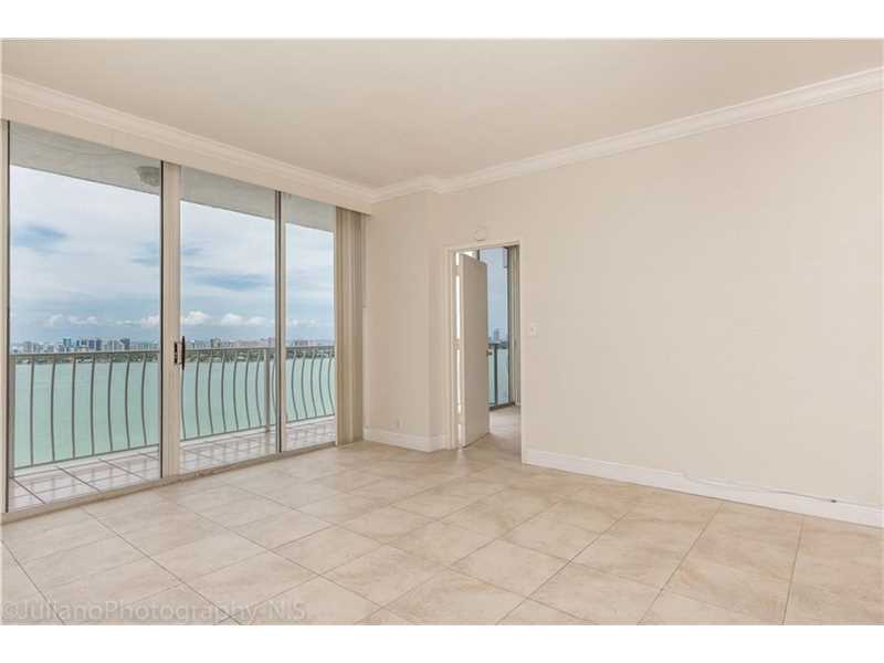 7601 East Treasure Dr, North Bay Village, FL 33141