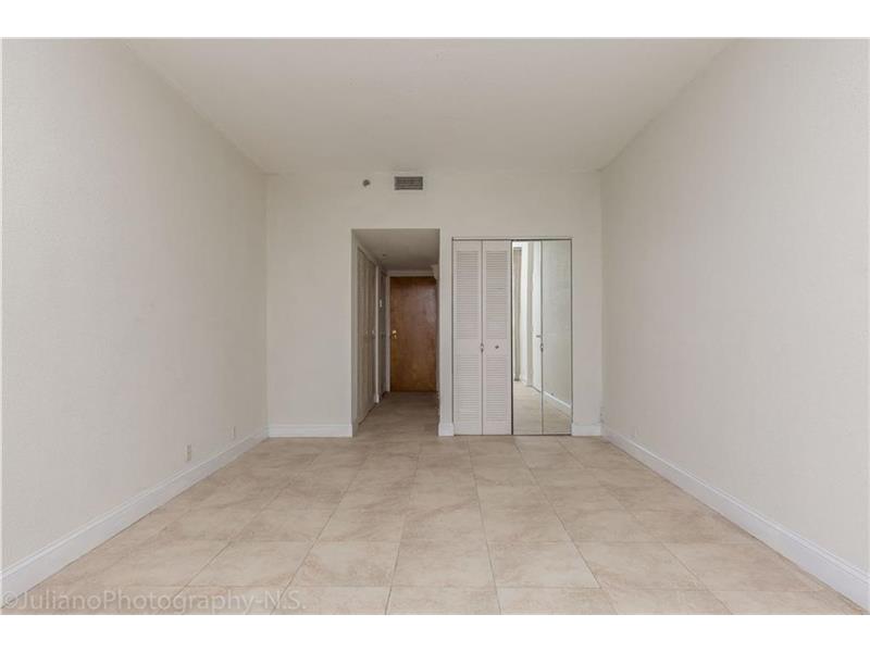 7601 East Treasure Dr, North Bay Village, FL 33141