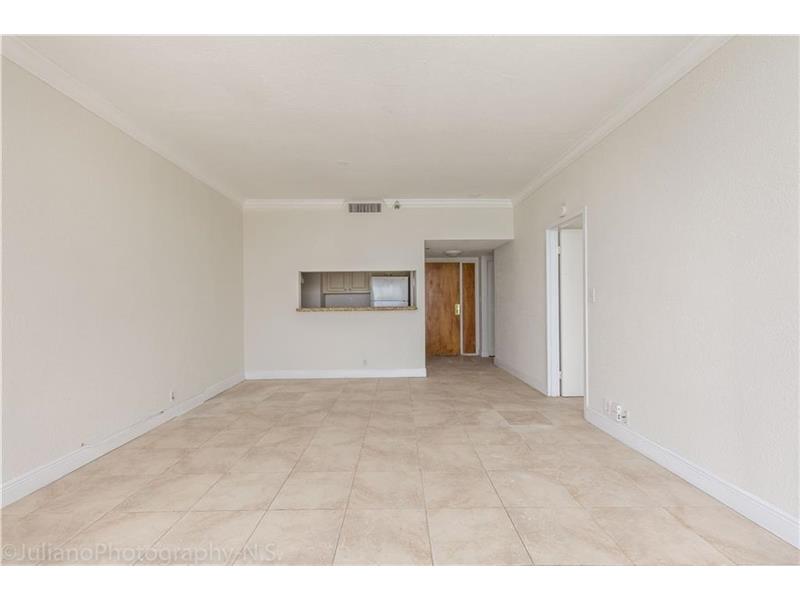 7601 East Treasure Dr, North Bay Village, FL 33141