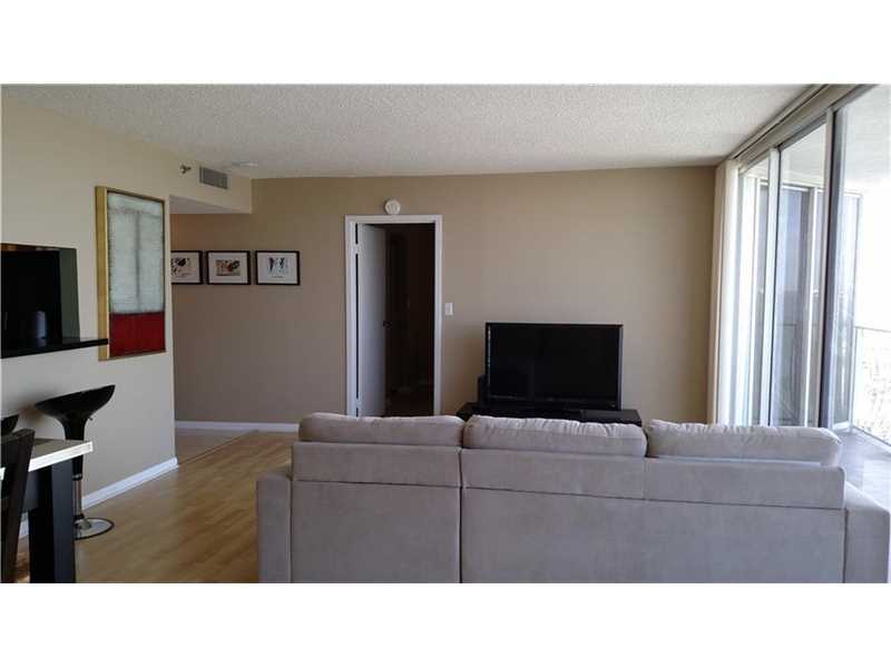 7601 East Treasure Dr, North Bay Village, FL 33141