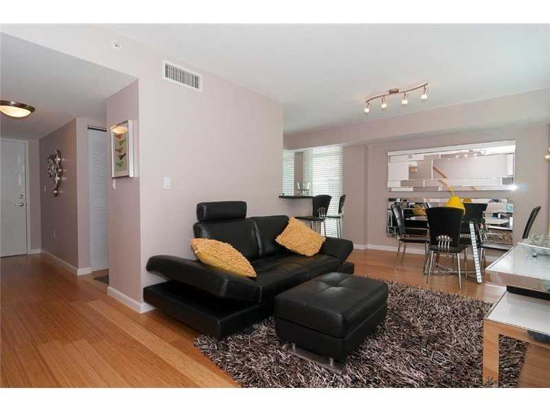 7600COLLINS AV, Miami Beach, FL 33141