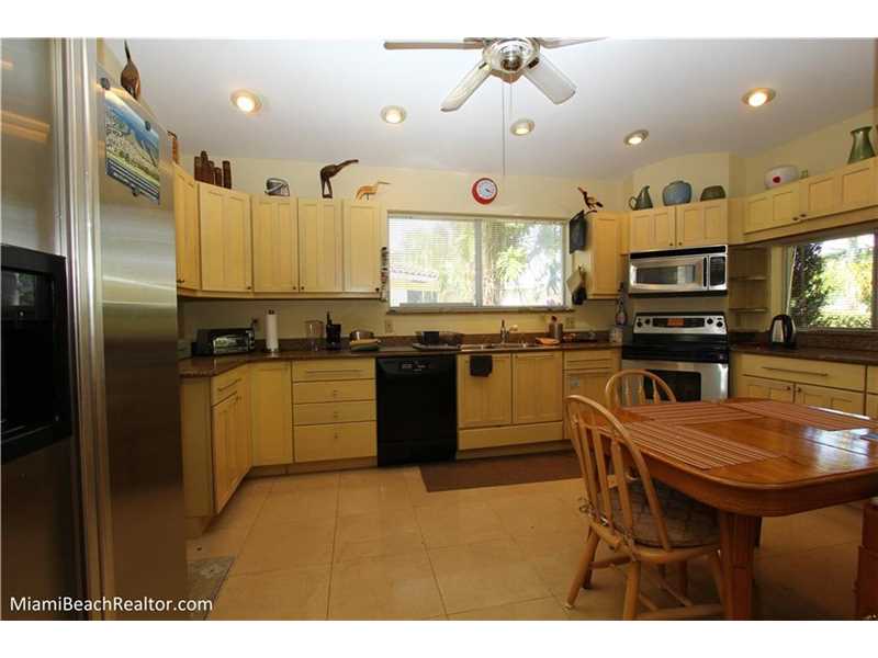7630 Bayside Ln, Miami Beach, FL 33141