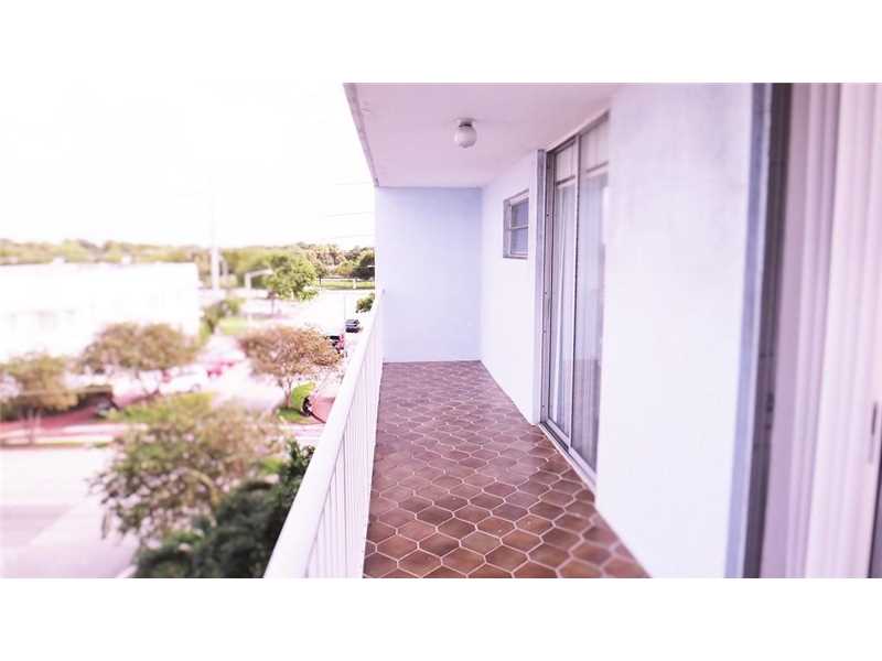 8340Harding Ave, Miami Beach, FL 33141