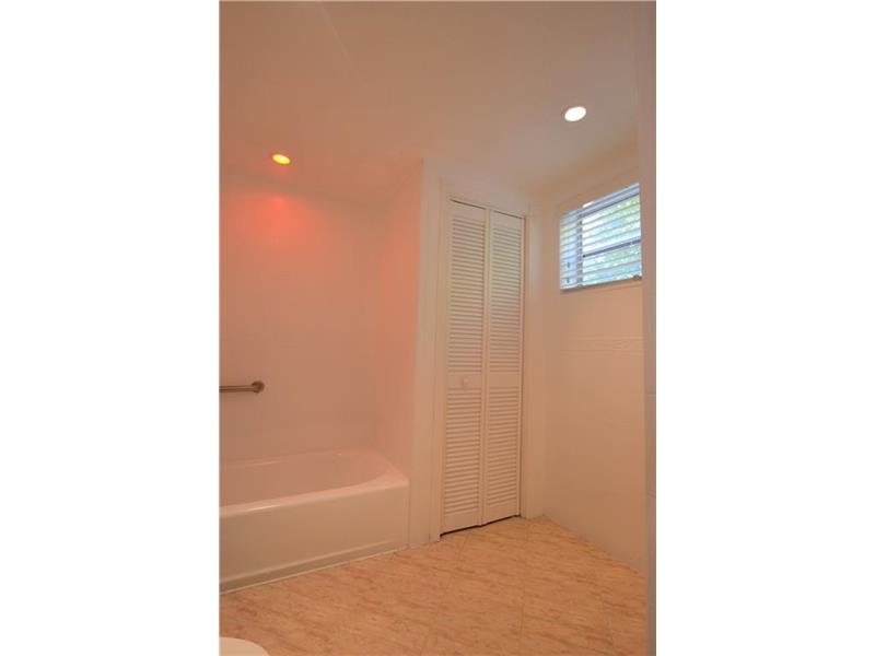 33575 ST, Miami Beach, FL 33141