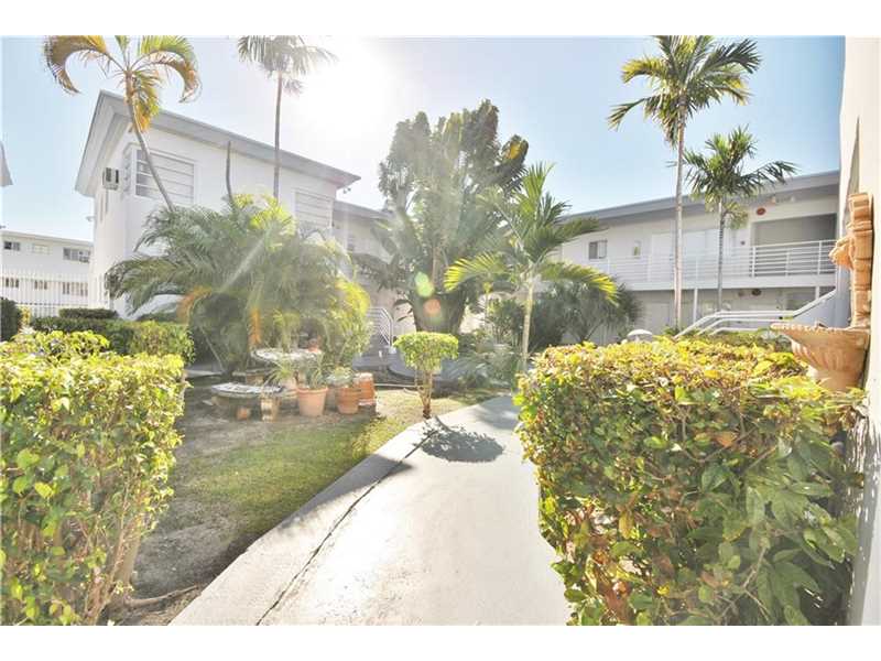 8315BYRON AV, Miami Beach, FL 33141