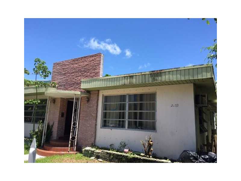 2003Marseille Dr, Miami Beach, FL 33141
