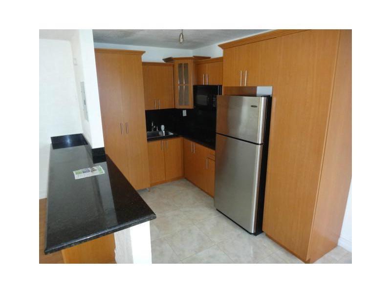 7928HARDING AV, Miami Beach, FL 33141