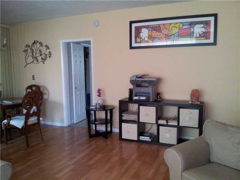 7725Carlyle Ave, Miami Beach, FL 33141