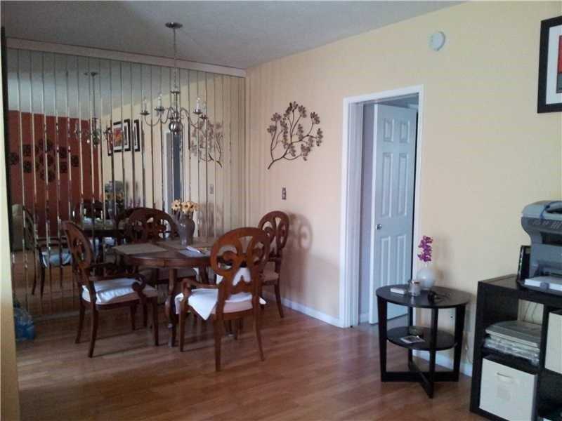 7725Carlyle Ave, Miami Beach, FL 33141
