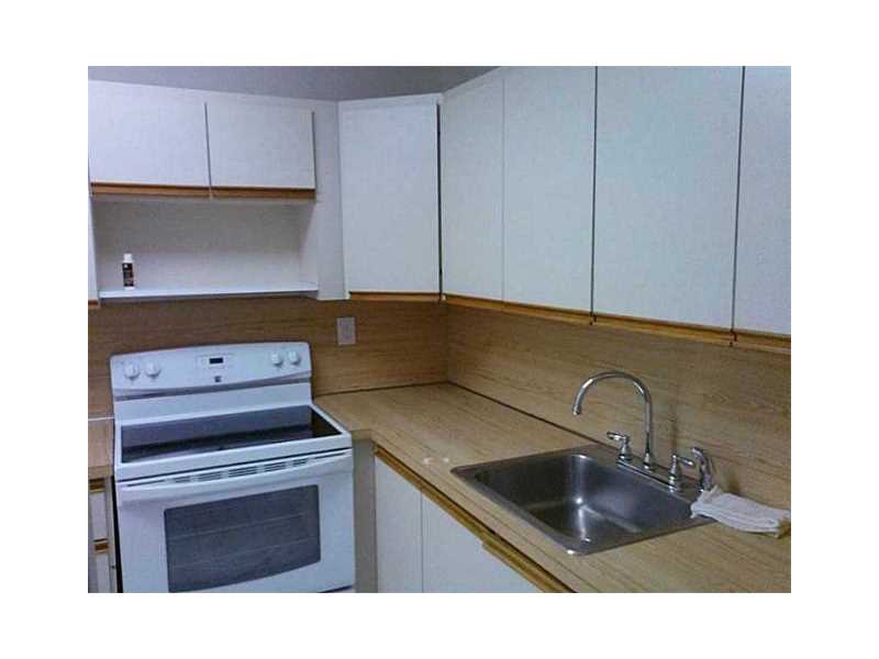 7925 Carlyle Ave 303, Miami Beach, FL 33141